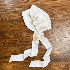 Beaufort Bonnet Company White Seersucker Baby Bonnet Gold Embroidered Crest 0-3M